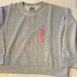 Holiday sweatshirt grey with Pearl Embellished women’s XXL NWT by BERKLEY JENSEN
